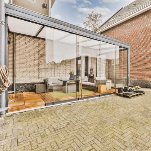 Minimalist Glass Structures